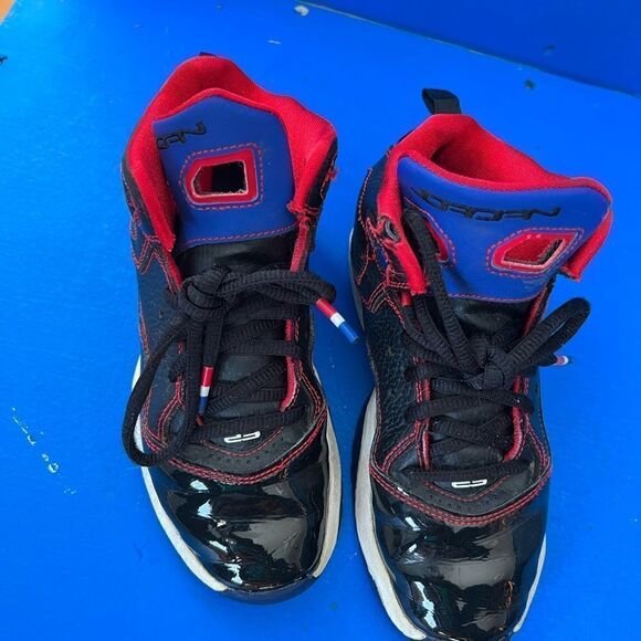 NIKE AIR JORDAN "B' LOYAL" GS BIG KIDS 1Y BLACK/RED [CT1509-001] - Picture 2 of 7